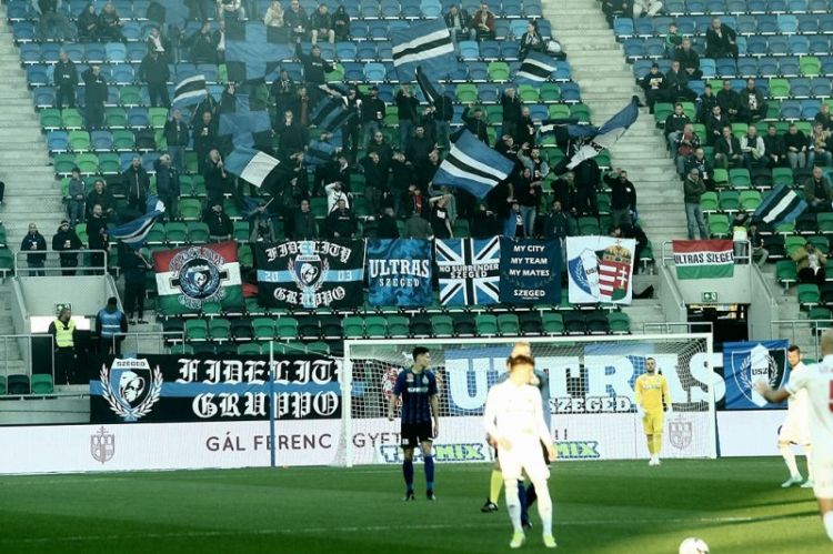 vasasszurkolok.jpg